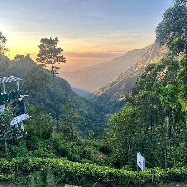 Beyond Nomad Luxury Hostel, hotel in Ella