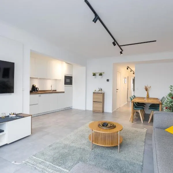 Ostend Center Luxury Top Floor Apartment with Free Parking, hotel u gradu 'Oostende'