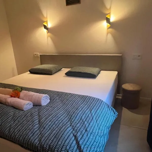 Ereva Seaside cosy 1 bedroom apartment with garden, ξενοδοχείο στην Οστάνδη