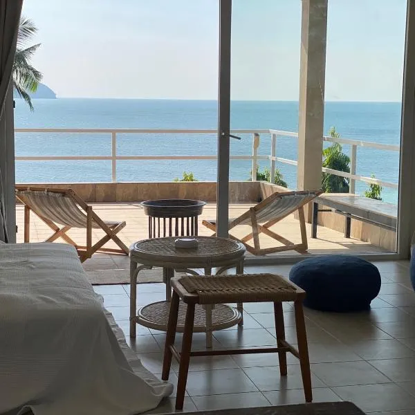 Baan Jai Dee Beach Front Hotel、Wok Tumのホテル