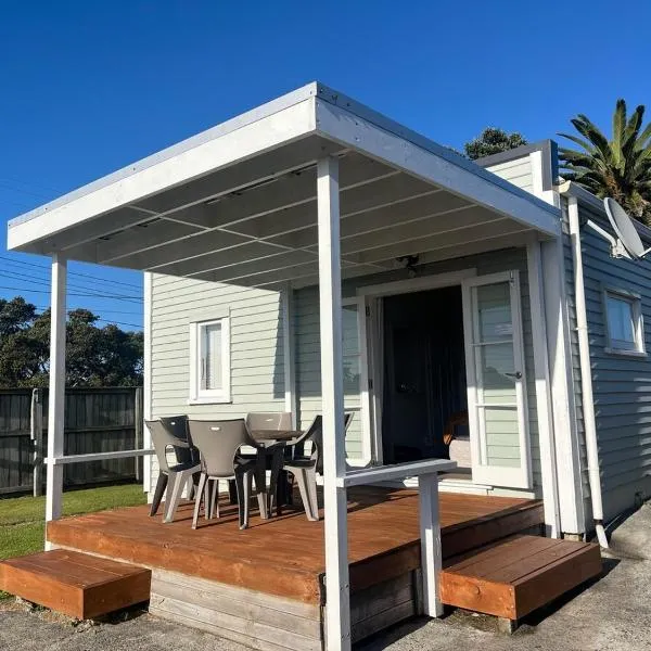 Holiday Home on Iconic Tay St Location 3 bedrooms, hotel in Mount Maunganui