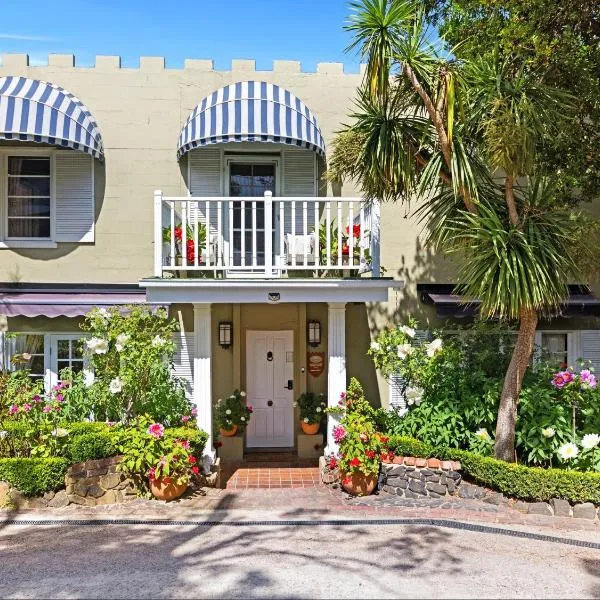 The Castle - Villa by the Sea, hotell Cowesis