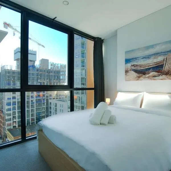 Ultimate Comfort - Modern 3BR Apt with Pool and Gym, hotel in Adelaide