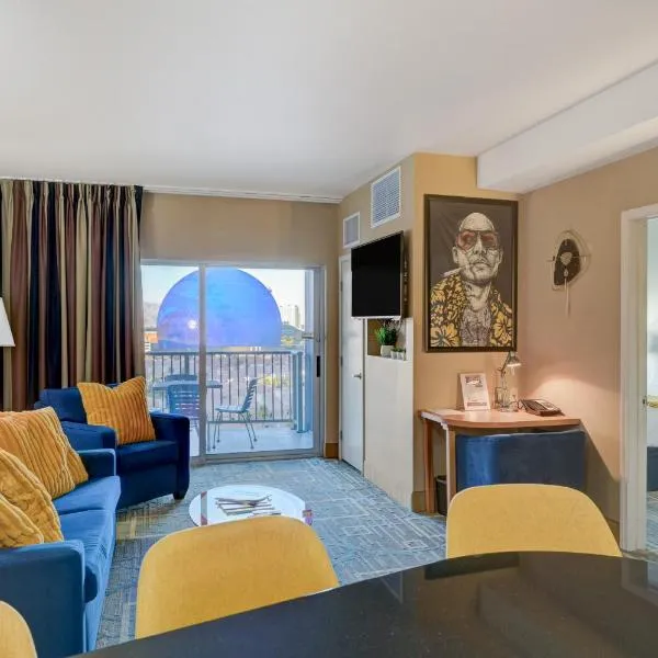 SPHERE IN 4K - Vintage Vegas Condo with Sphere and Strip Views!, hotel in Las Vegas