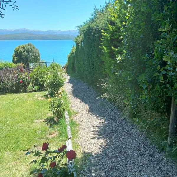 Cabaña con costa al Lago Nahuel Huapi, hotel in San Carlos de Bariloche