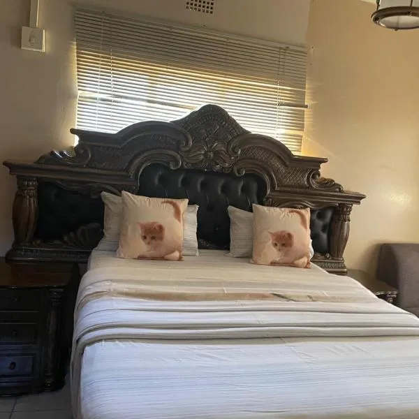 Savannah Guest House Mafikeng, hotel v destinaci Mahikeng