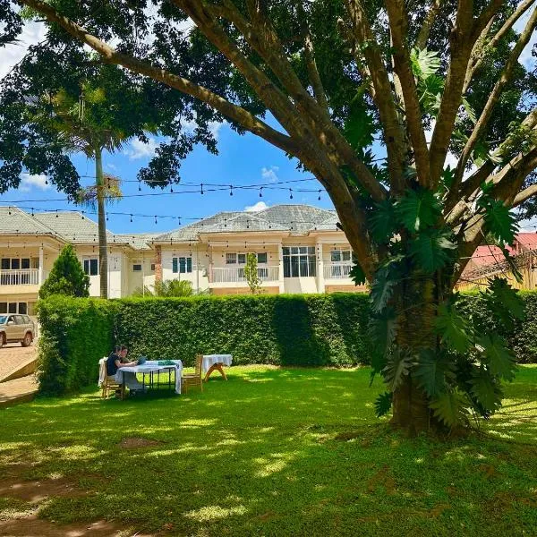 Hotel Alvers, Hotel in Mukono