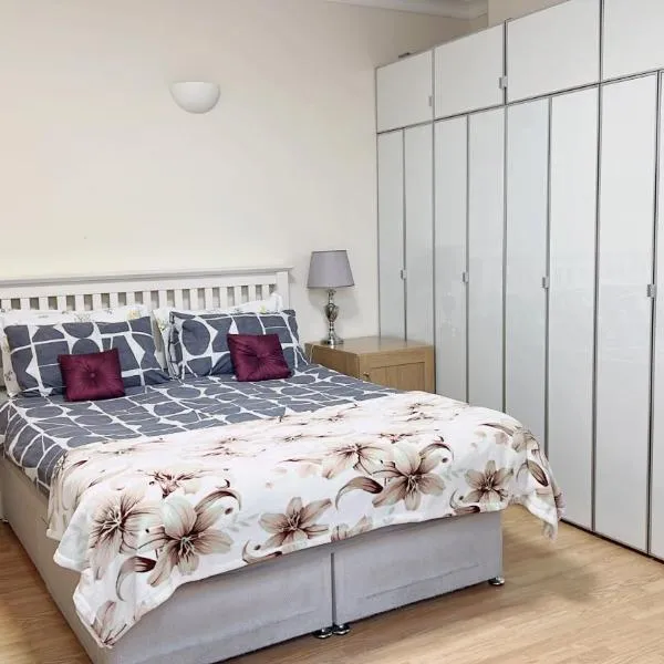 Central London Apartment for family upto 5, hotel in London