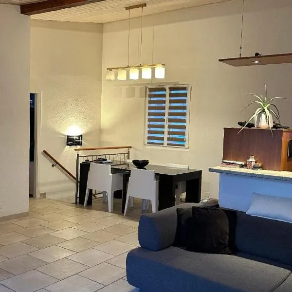 Joli Appartement terrasse Montreux, hotel in Clarens