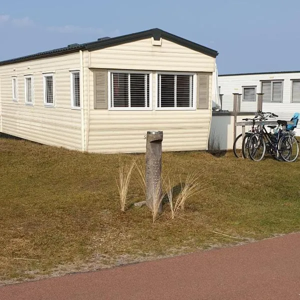 Stacaravan Duingras Ameland, hotel in Nes