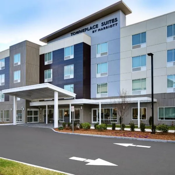 TownePlace Suites by Marriott Fall River Westport, hotel v destinaci Lakeside