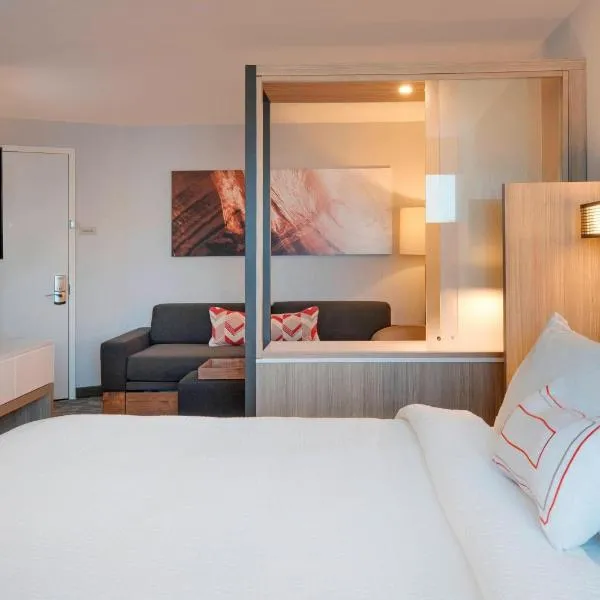 SpringHill Suites by Marriott Hampton Portsmouth, хотел в Хамптън