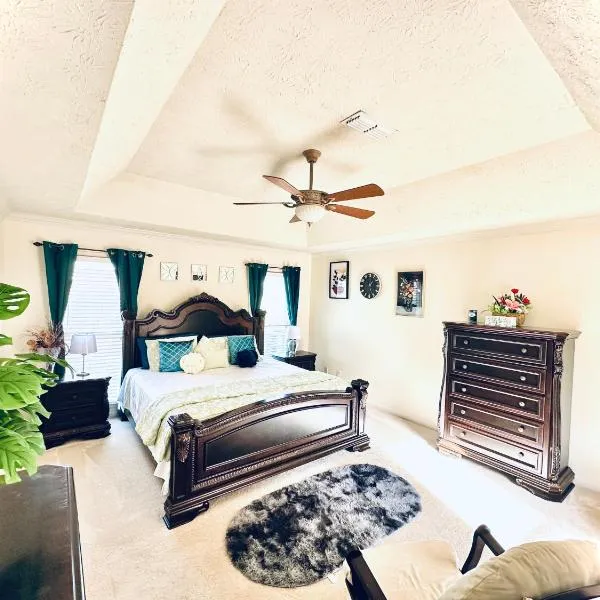 Elegant cozy Master Suite, MGM!，位于蒙哥马利的酒店