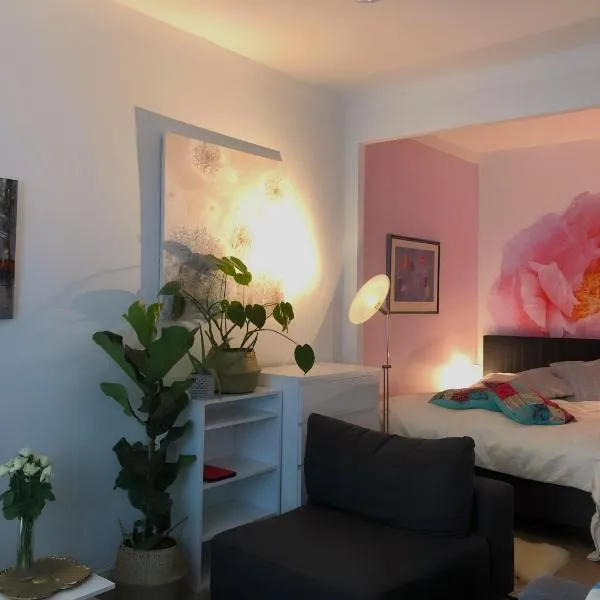 Lovely Flat in the Heart of Helsinki, hotelli Helsingissä
