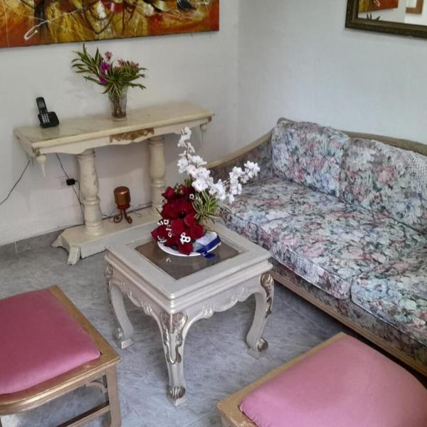 Casa cerca a la placita de flores, el tranvia el metro, rodeada de restaurantes y comercio rentalsOP AN06, Medellín