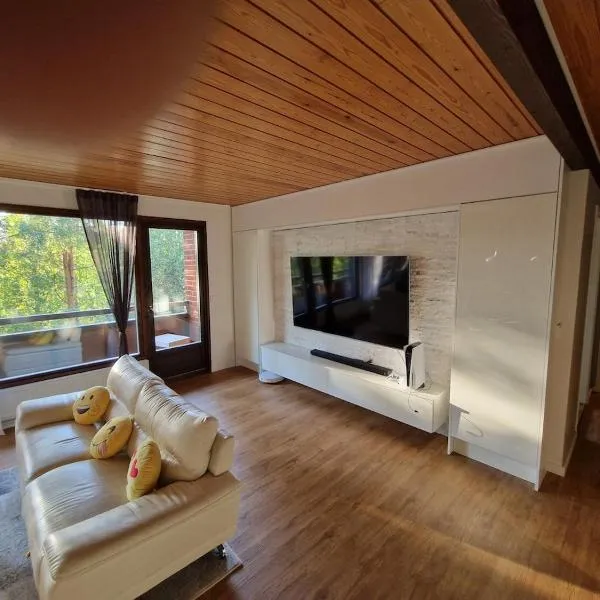 Spacious 200 m2 house, hôtel à Kuopio