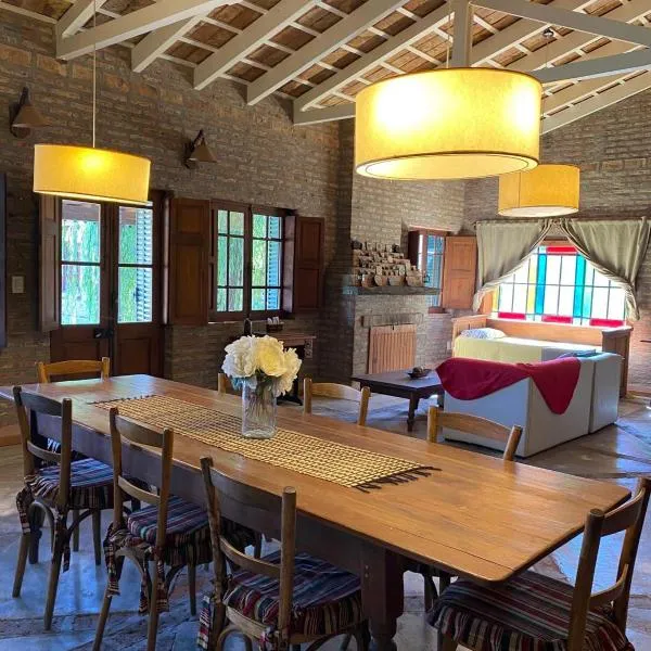 Casitas El Lago, hôtel à Carhué