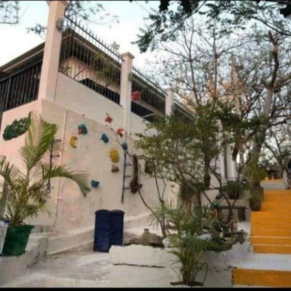 Los tisseaux, hotel in Casares