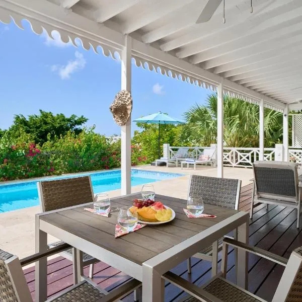 Rare 3BR ocean view villa with private pool, hotell i Dickenson Bay