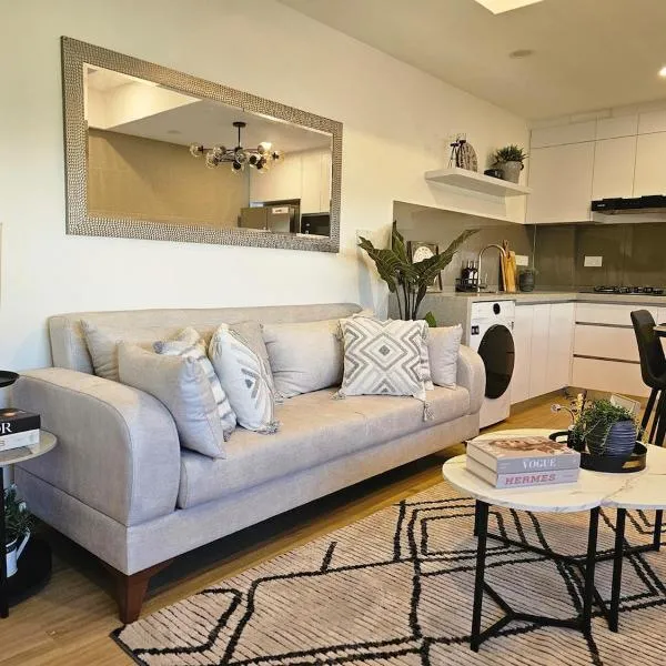 Nala Host- 2BR ocean Breeze Apartment, hotel din Male