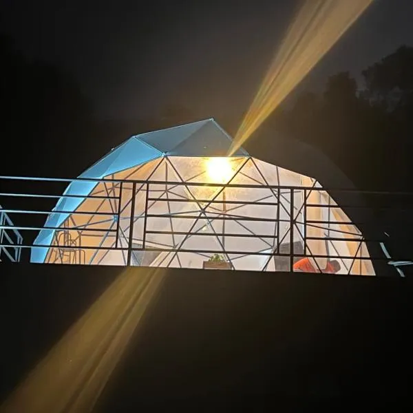 The Wolf Glamping, hotel em Tenza