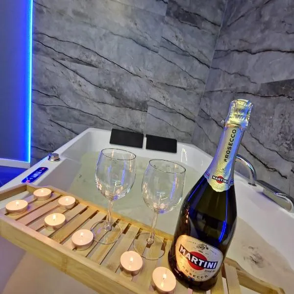Centrum Jacuzzi prywatny parking klimatyzacja 5, hotel in Radom