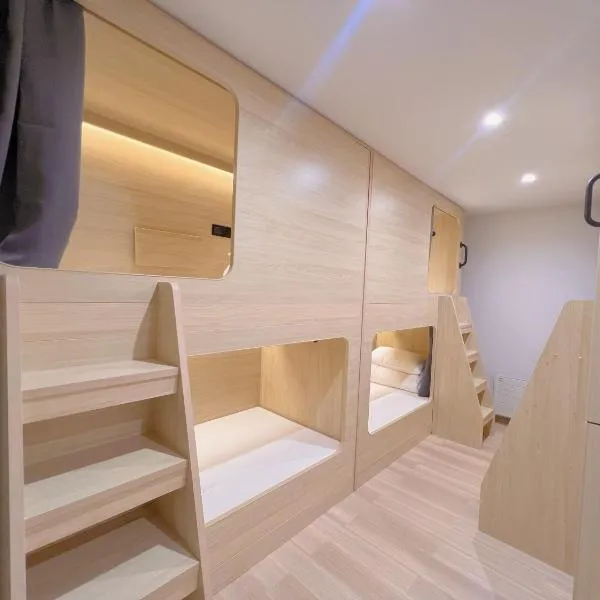 雪玉Snowball Hostel, hotel in Furano