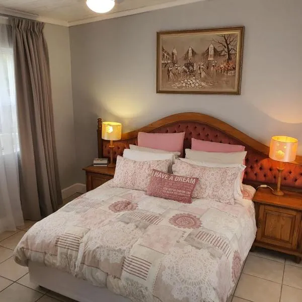 Bushman's Retreat: Bushmans River Village şehrinde bir otel
