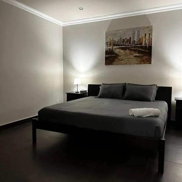 Luxury Vancouver Suite Near YVR and Downtown，位于温哥华的酒店