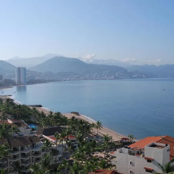Beachfront view Condo beside la Isla Mall, hotel v destinaci Puerto Vallarta