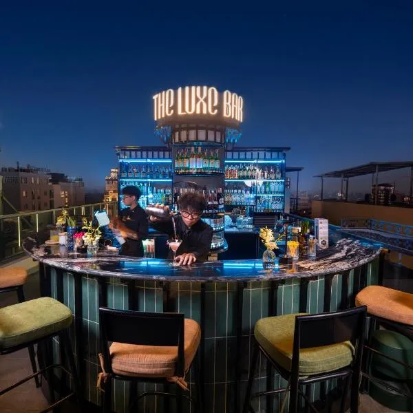 Le Premier Hotel & Rooftop Bar, hotel in Hanoi
