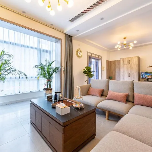 Mutianyu Great Wall Jingshan First House Boutique B&B, hotel in Mutianyu