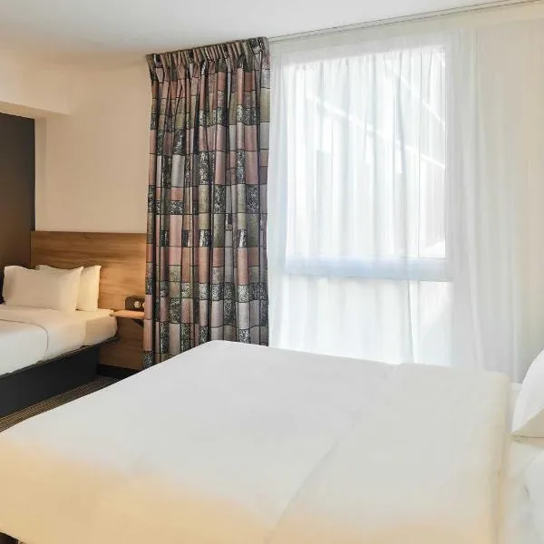 B&B HOTEL Marne-la-Vallée Val d'Europe，位于塞里斯的酒店