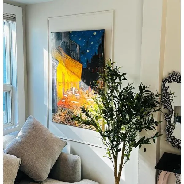 Cozy Private 1BHK Apt on main floor, hotel in Toronto