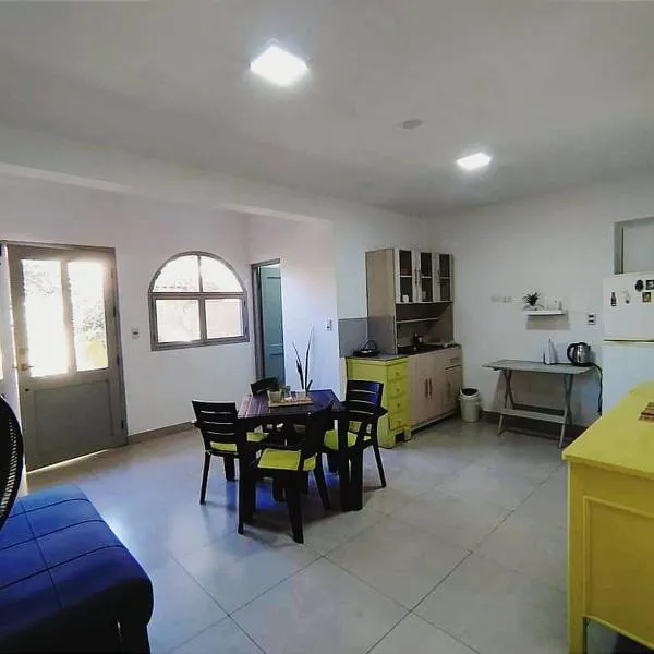 Apartamento con Jardín Privado en Tarija - Precio al Cambio Oficial, hotel v destinaci Tarija