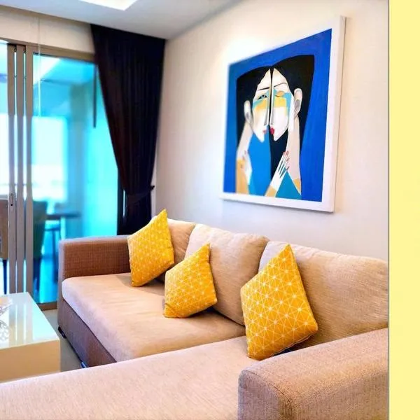 Modern 2-Bedroom Condo in Kamala Near the beach, hotel in Kamala Beach