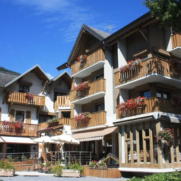 Logis Hotel Gai Soleil, hôtel à Samoëns