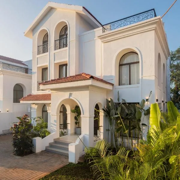 ELIVAAS Villa Paraiso 4 BHK with Pool & Bar, hotel di Camorlim