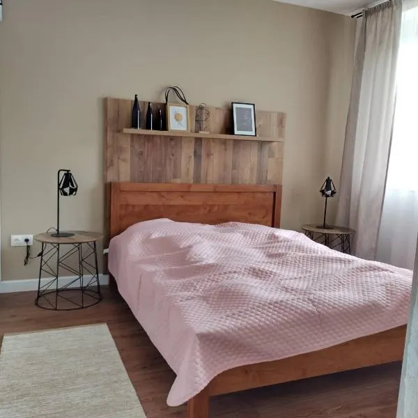 Freedom 50 Apartman, khách sạn ở Pécs