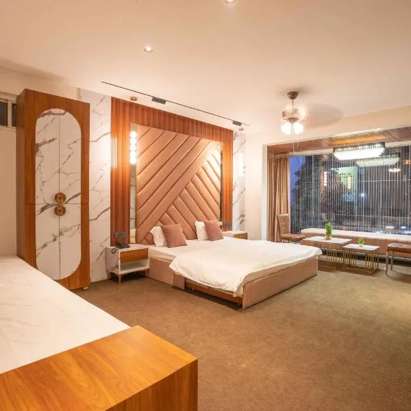 Majestic Inn,位于浦那的酒店