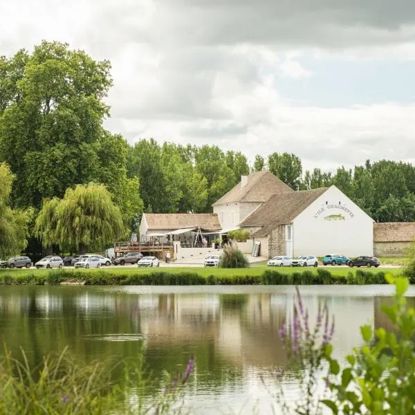 L'ile chaumette, hotel en Épervans