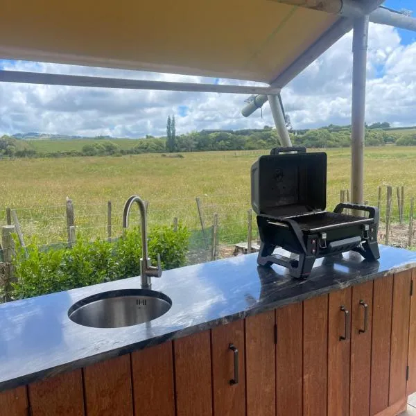 Hidden Valley Glamping, hotel in Buckland