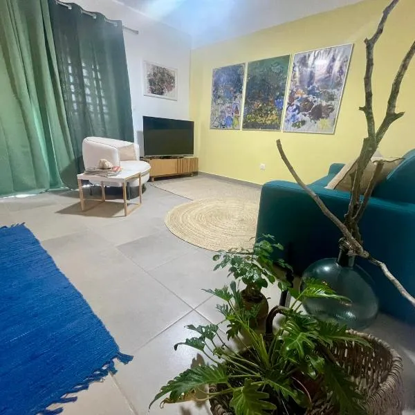 Apt 1 chb belle déco résidence avec piscine، فندق في Rémiré