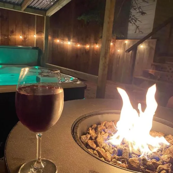 Jeans Place A Hot tub Oasis, ξενοδοχείο σε Lewisporte