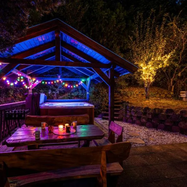 Tiltott Rengeteg Vendégház, hôtel à Balatonfůzfő