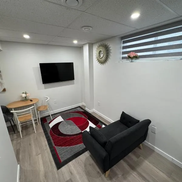 Luxury 2 Bedroom Basement Suite, Hotel in Winnipeg