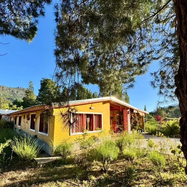 Mama Eva House, ξενοδοχείο σε Lago Puelo