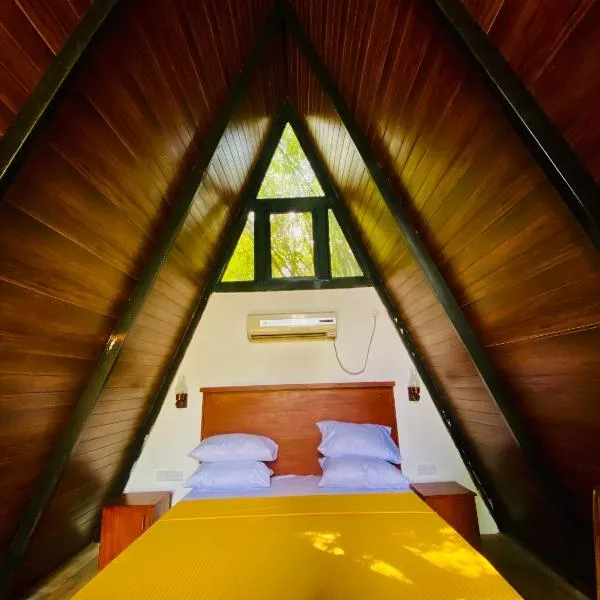 Agora Field, hotel in Hikkaduwa