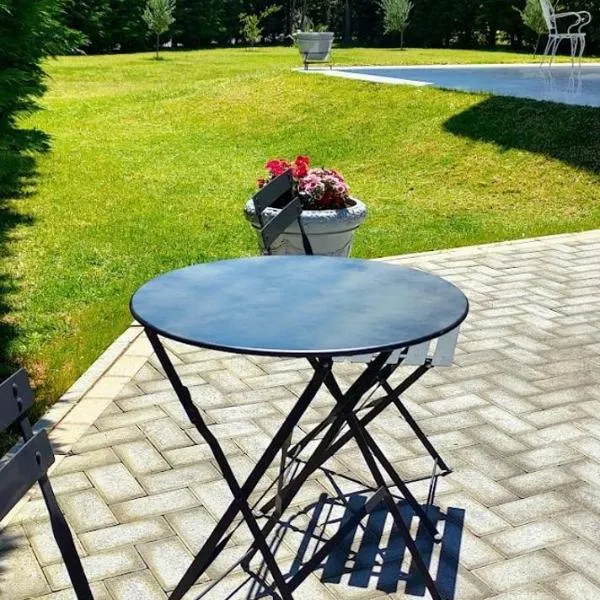 Cosy Garden Bungalow, hotel Meszíniben