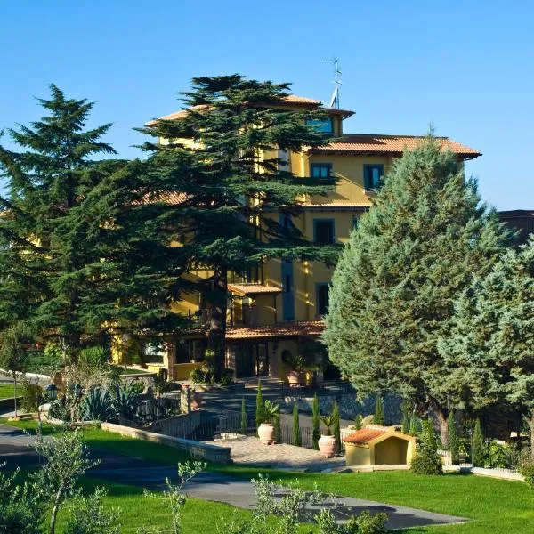 Green Hotel Poggio Regillo，位于弗拉斯卡蒂的酒店